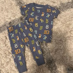 ✨Old Navy Pajama Set✨